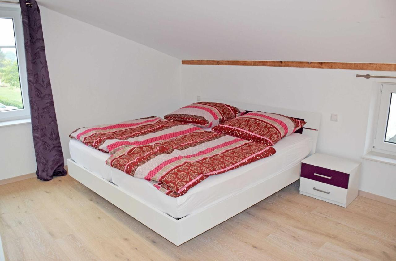 Ferienhaus zum Boddenstrand mit Kamin Groß Zicker Zimmer foto