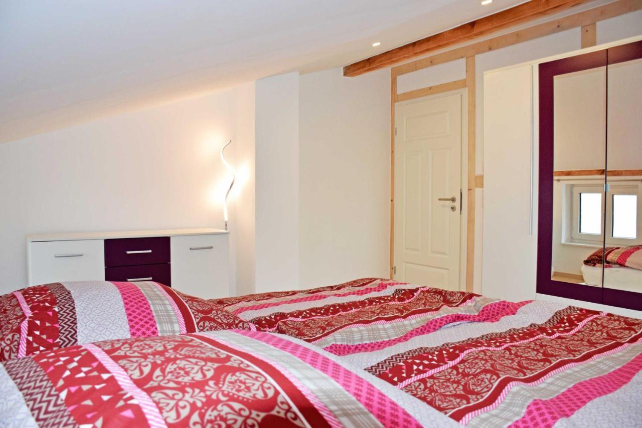 Ferienhaus zum Boddenstrand mit Kamin Groß Zicker Zimmer foto