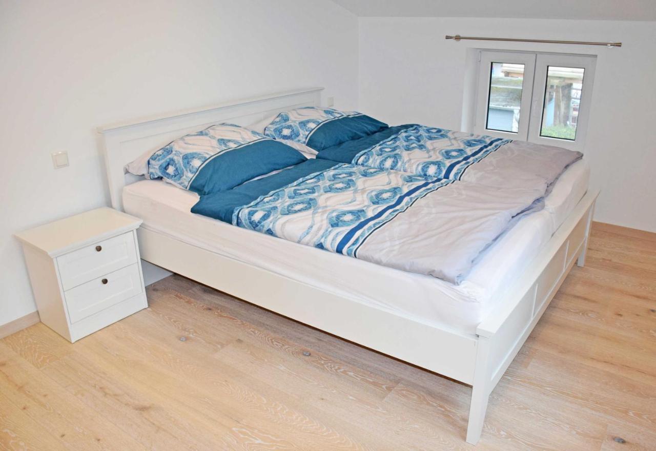 Ferienhaus zum Boddenstrand mit Kamin Groß Zicker Zimmer foto